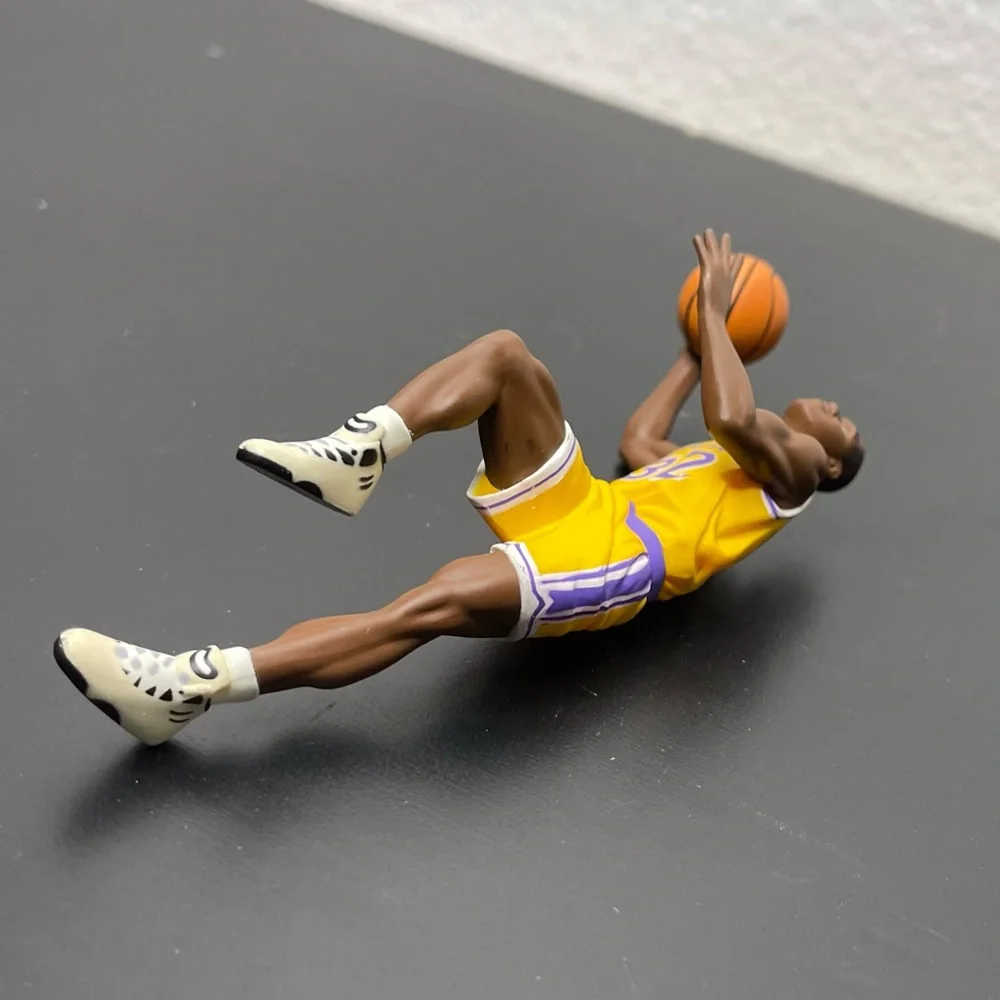 Vintage 1997 Hallmark‎ Lakers Magic Johnson #32 Christmas Ornament